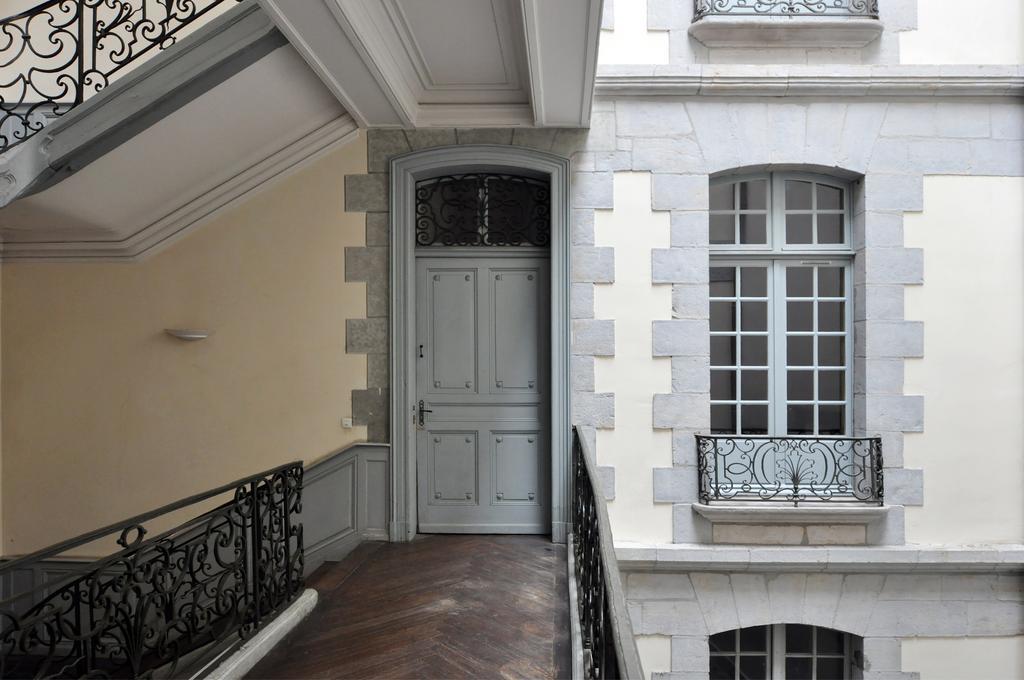 Amiraute Royale Apartment Bayonne Room photo