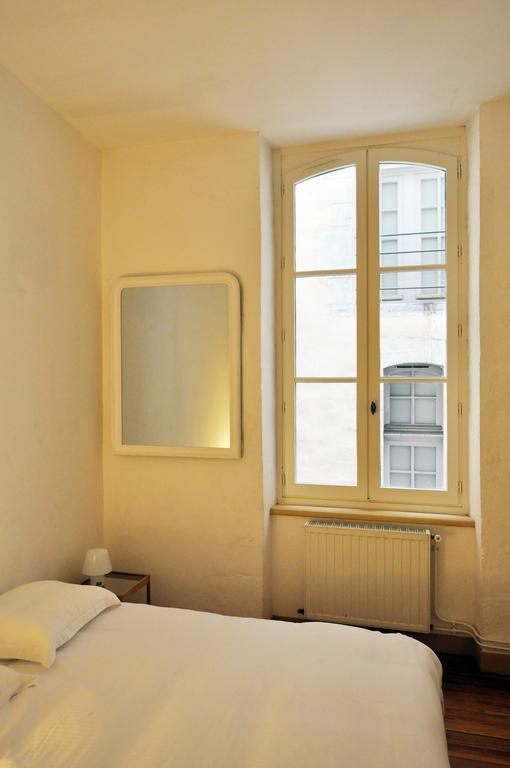 Amiraute Royale Apartment Bayonne Room photo